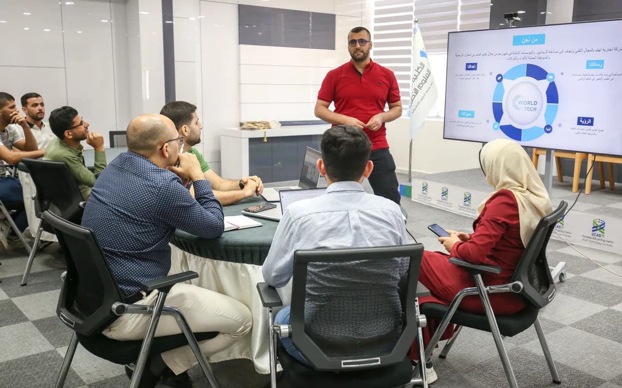 Nidal Zomlot leading a workshop